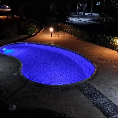 The Brightstay Paphos, 2 Bed Apt, Riviera, Universal *