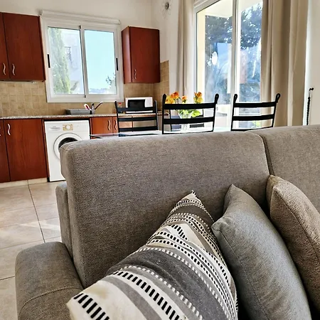 The Brightstay Paphos, 2 Bed Apt, Riviera, Universal Apartament Pafos