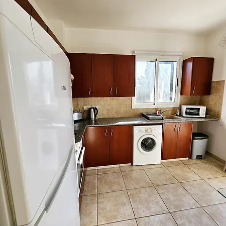 The Brightstay Paphos, 2 Bed Apt, Riviera, Universal