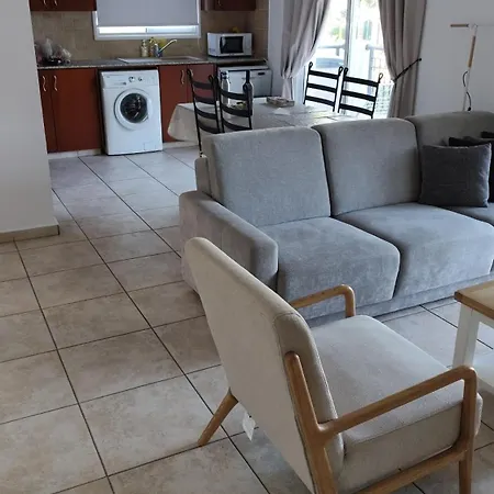 Daire The Brightstay Paphos, 2 Bed Apt, Riviera, Universal