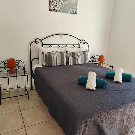 The Brightstay Paphos, 2 Bed Apt, Riviera, Universal Daire *