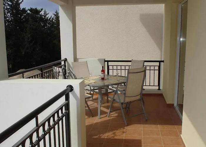 The Brightstay Paphos, 2 Bed Apt, Riviera, Universal パ フォス