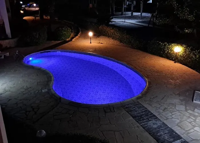 The Brightstay Paphos, 2 Bed Apt, Riviera, Universal *