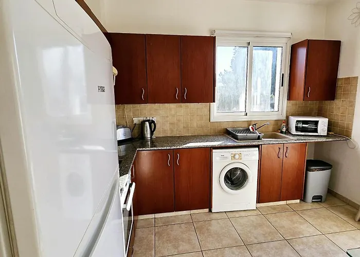 The Brightstay Paphos, 2 Bed Apt, Riviera, Universal