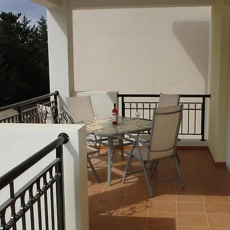 The Brightstay Paphos, 2 Bed Apt, Riviera, Universal 파포스